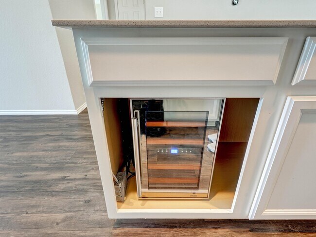 Building Photo - 24038 Hay Iron Dr