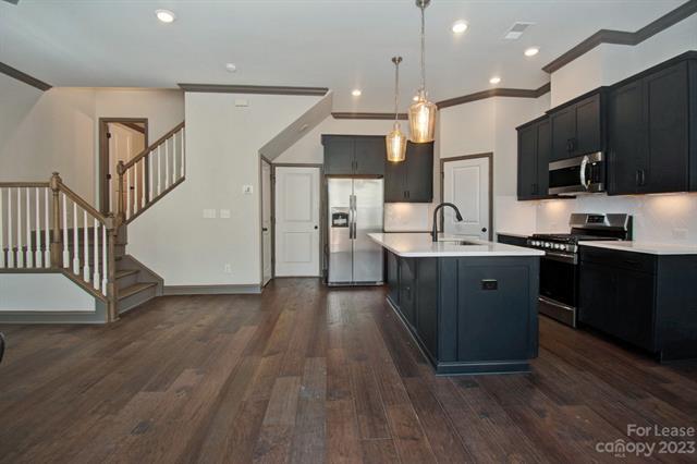 Building Photo - 6311 Southgrove St