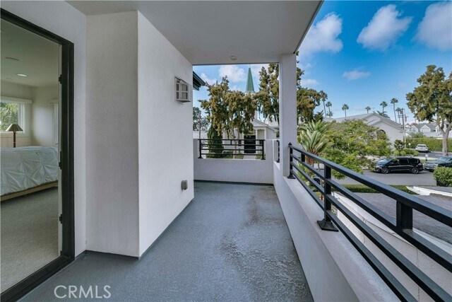 Building Photo - 608 Heliotrope Ave