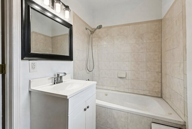 Building Photo - 2135 Mirabeau Ave