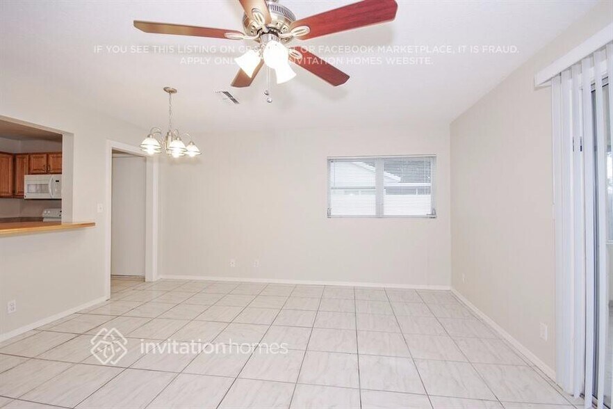 Building Photo - 3253 Little Sound Dr