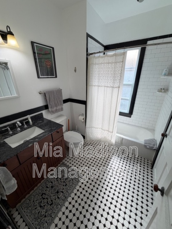 Building Photo - 547 E Macon St