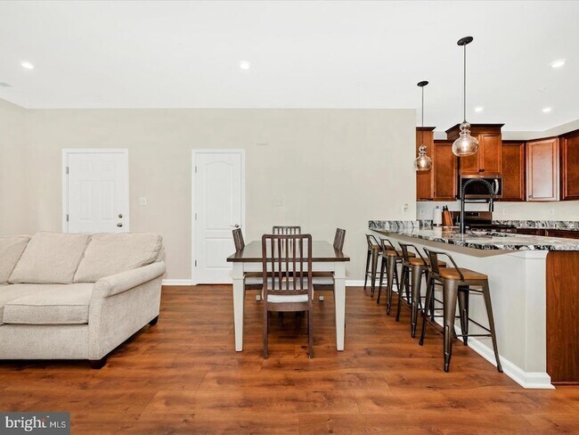 Building Photo - 9374 Seney Ln