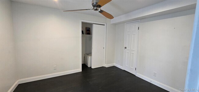 Building Photo - 12 Zematt Ct