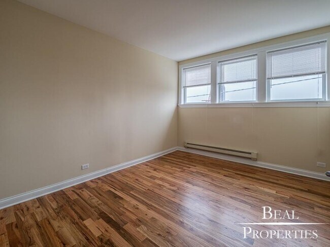 Building Photo - 2 bedroom in CHICAGO IL 60640