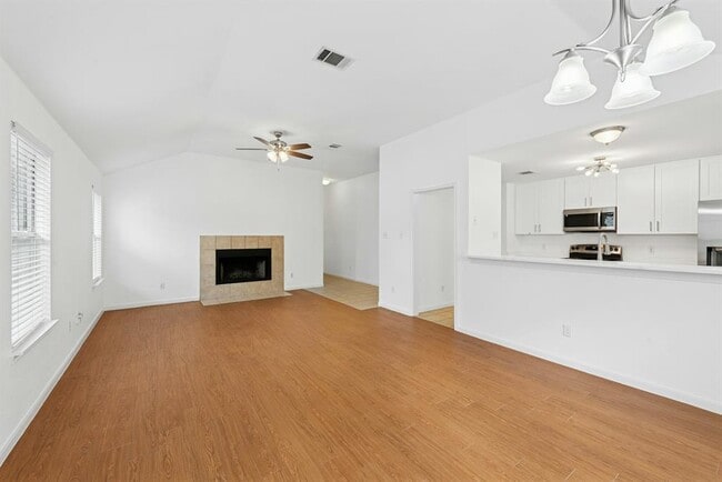 Building Photo - 7209 Oak Meadow Dr