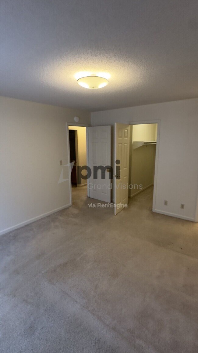 Building Photo - 1306 Arthur Ave