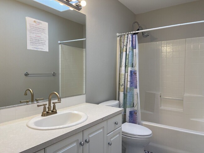 Building Photo - 4-Bedroom Happy Valley Home with Large Garage, Spacious Living Areas & Covered Deck