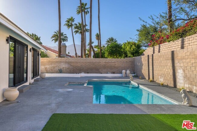 Building Photo - 70895 Ironwood Dr