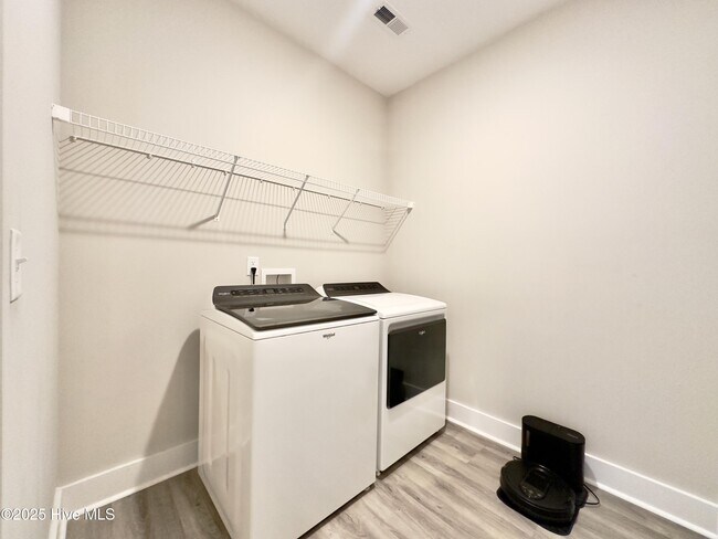Building Photo - 102 Bogue Harbor Ct