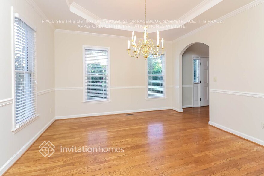 Building Photo - 3700 Turret Ct NE