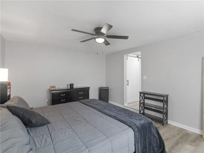 Building Photo - 2903 Monterey Dr