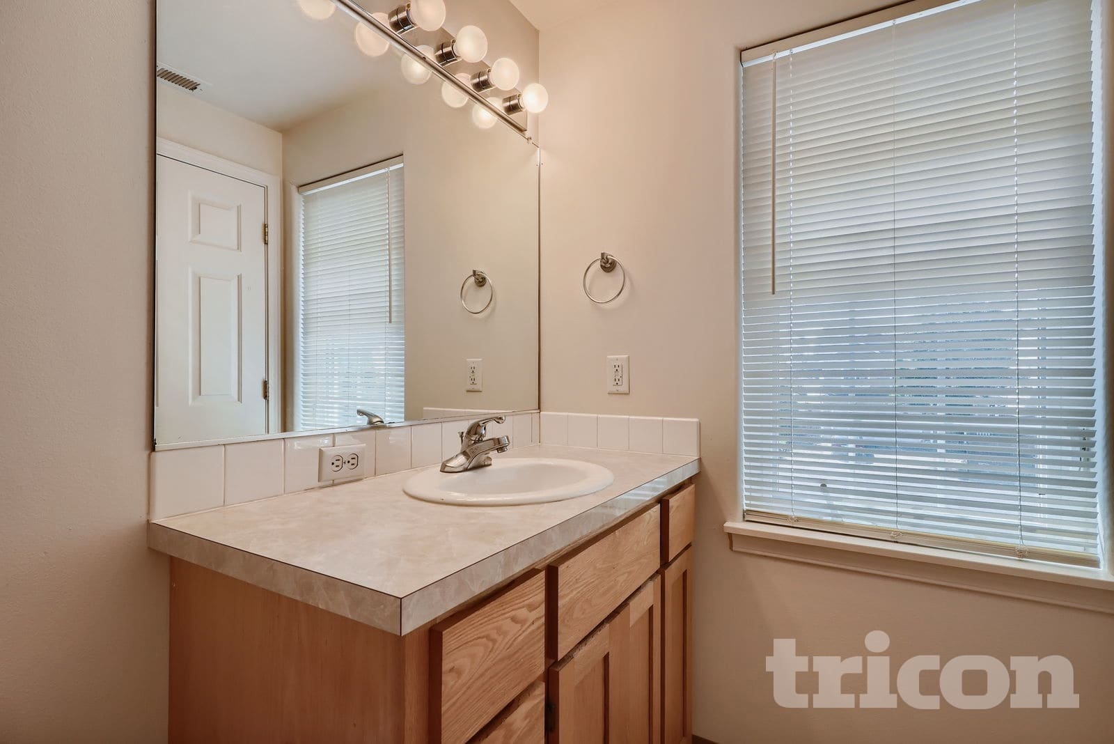 Building Photo - 6509 NE 139th Ct