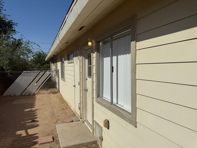 Building Photo - 0223