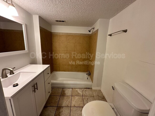 Building Photo - 2936 SW 50th St