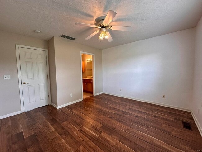 Building Photo - 7411 Bent Branch Dr