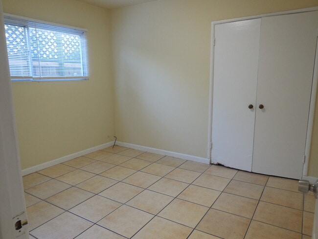 Building Photo - 437 Walnut Ave