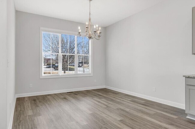 Building Photo - 2761 Bell Dr SE