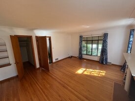 Building Photo - 2677 Powhattan Pky