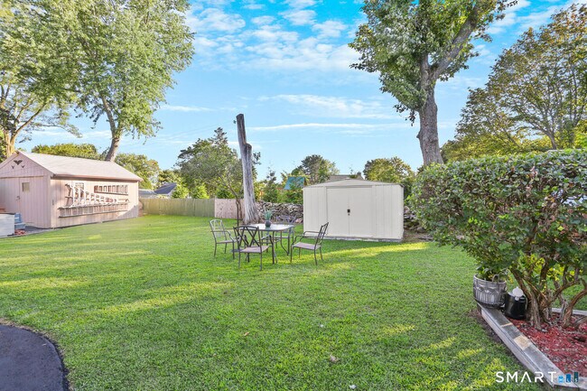 Building Photo - 82 Garden Dr