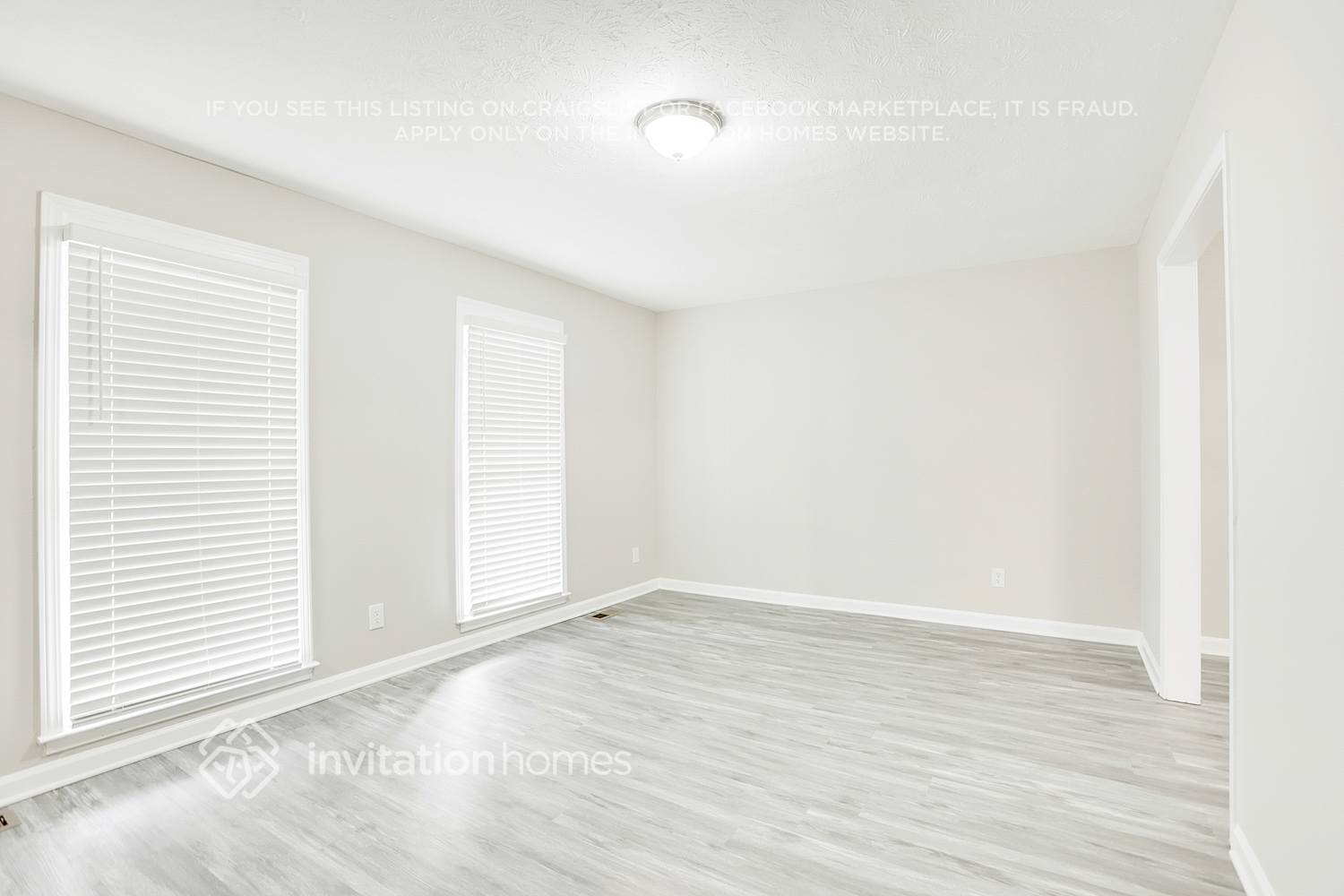 Building Photo - 3269 Robin Hood Ln