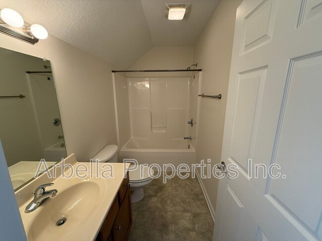 Building Photo - 1309 Kensington Place