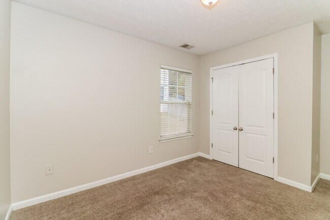 Building Photo - 142 St Ann Cir