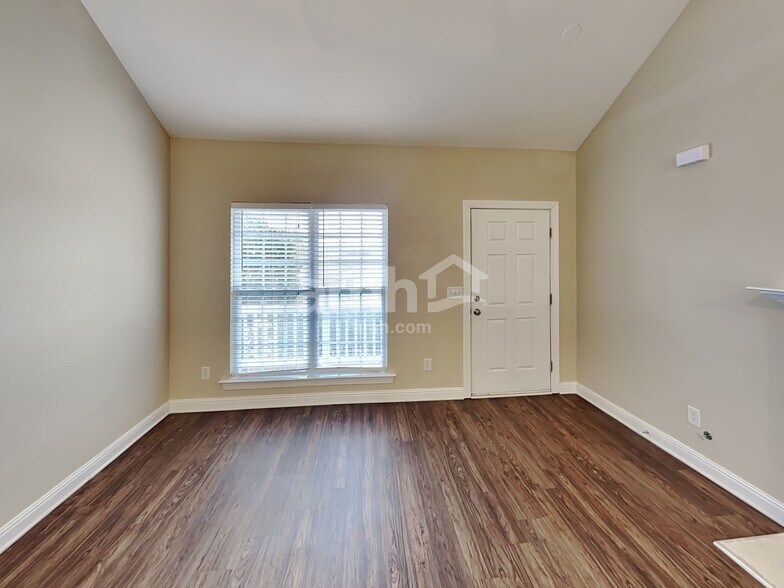 Building Photo - 1430 Saddle Brk