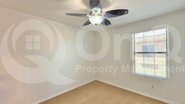 Building Photo - 730 N Robins Way