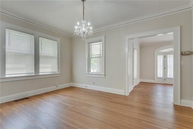 Building Photo - 812 Adair Ave NE