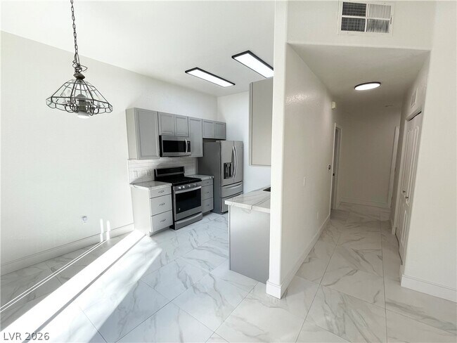 Building Photo - 3360 Cactus Shadow St