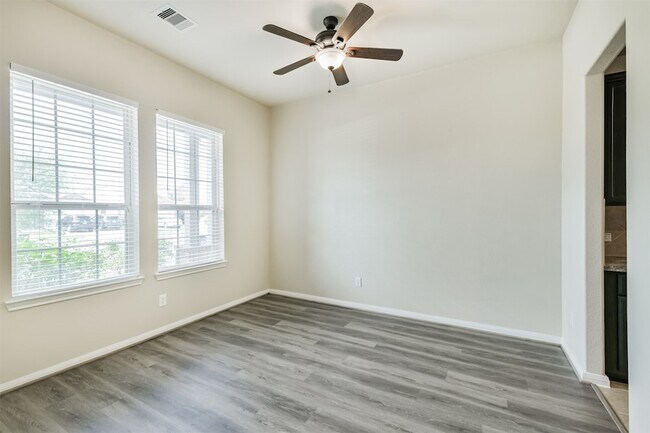 Building Photo - 12638 Silver Winter Trl