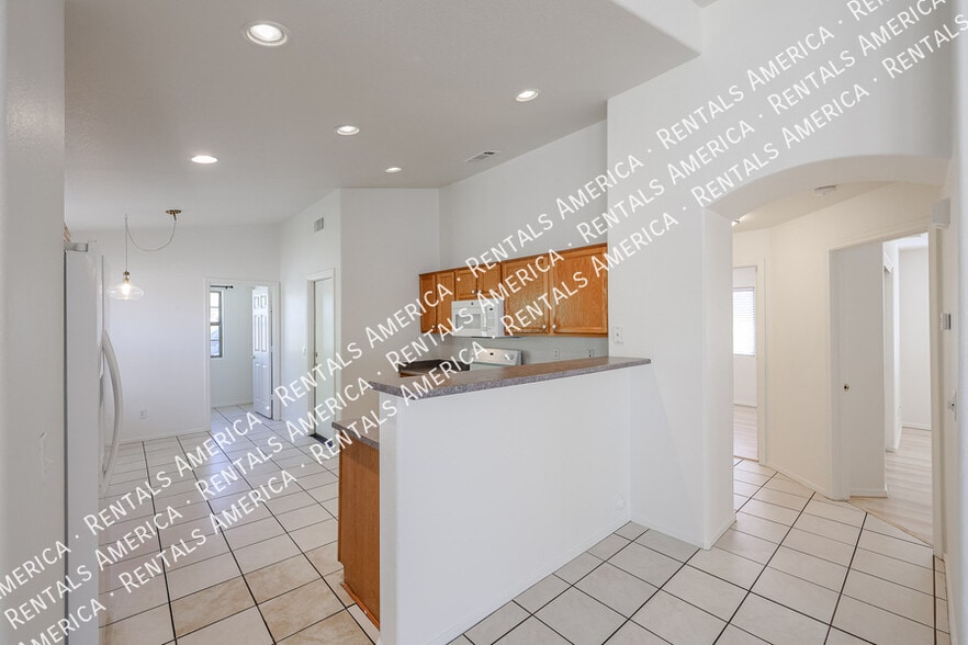 Building Photo - 17463 W Rock Wren Ct