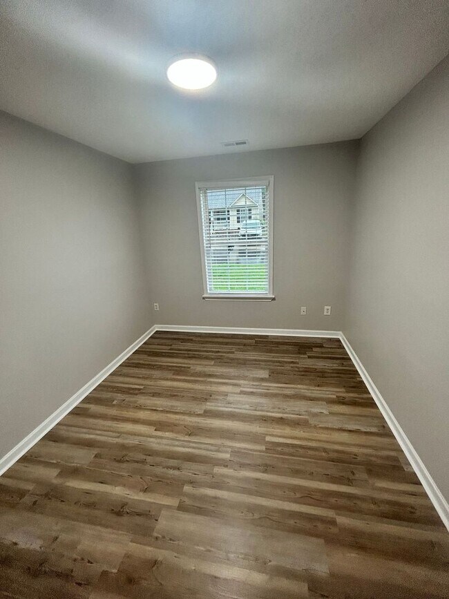 Building Photo - 1379 Pampas Cir