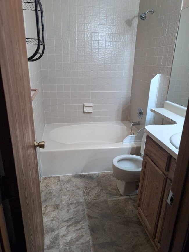 Building Photo - Charming 2BR/2BA Condo Near Lowry - AVAIL NOW!