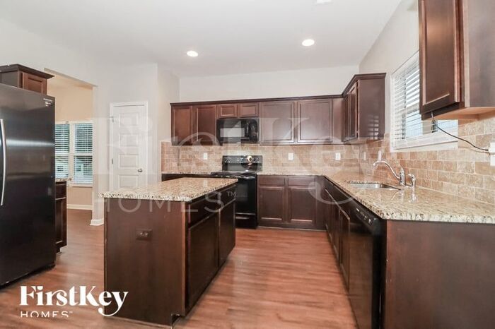 Building Photo - 1425 Cragston Dr