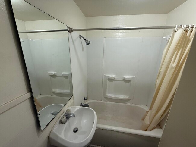 Building Photo - 1307 Avenue X