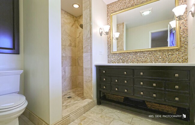 Building Photo - 15417 W Fair Ln