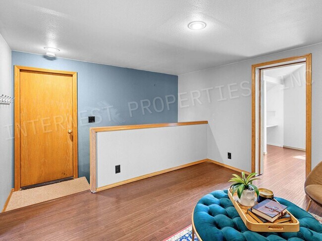 Building Photo - 4+ Bedroom Tigard Home With a Beautiful Vi...