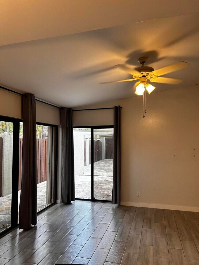 Building Photo - 51 Meadows Dr