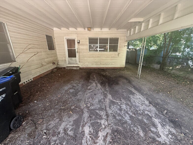 Building Photo - 418 S Jean Dr