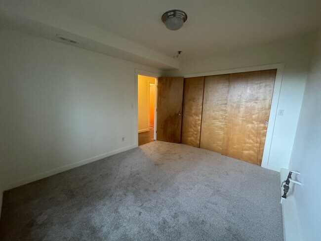 Building Photo - 11022 Palisades Ave SW