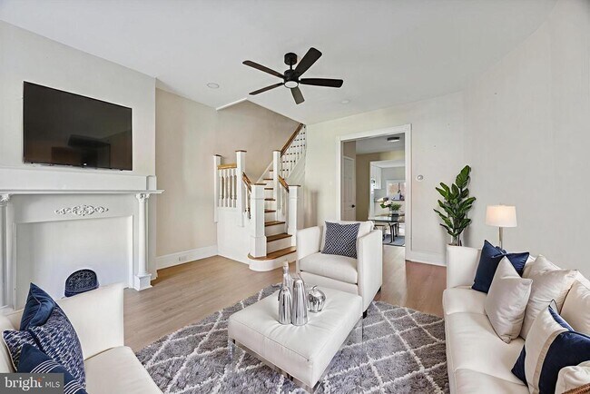 Building Photo - 6002 W Thompson St