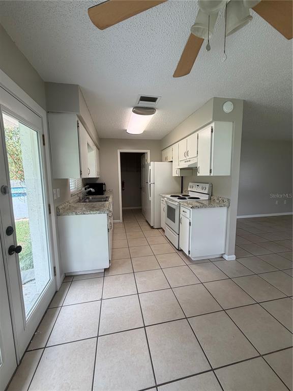Building Photo - 1405 Crystal Ct
