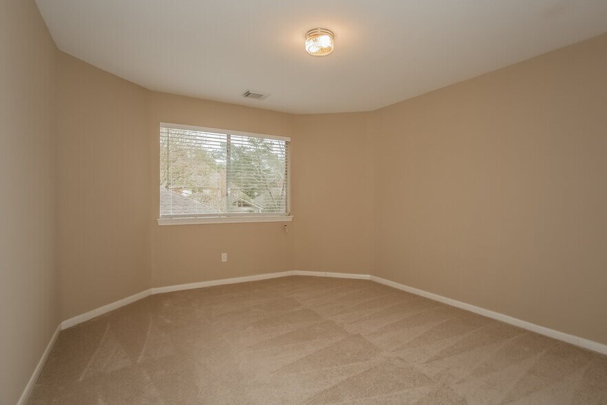 Building Photo - 3102 Hickory Falls Dr