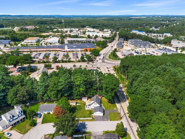 Building Photo - 6 Elwyn Rd