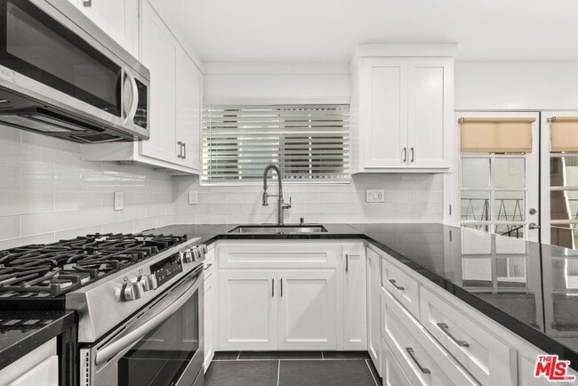 Building Photo - 927 Euclid St