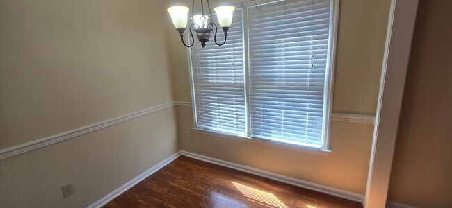 Building Photo - 3313 Fort Harrods Ct