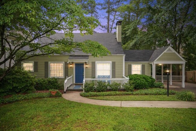 Building Photo - 615 Sycamore Dr