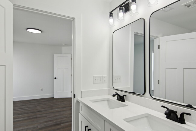 Building Photo - 5018 Aspen Spg Wy